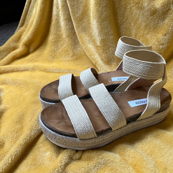 Steve Madden Women's Kimmie Wedge Sandal-so comfortable - Picture 9 of 15